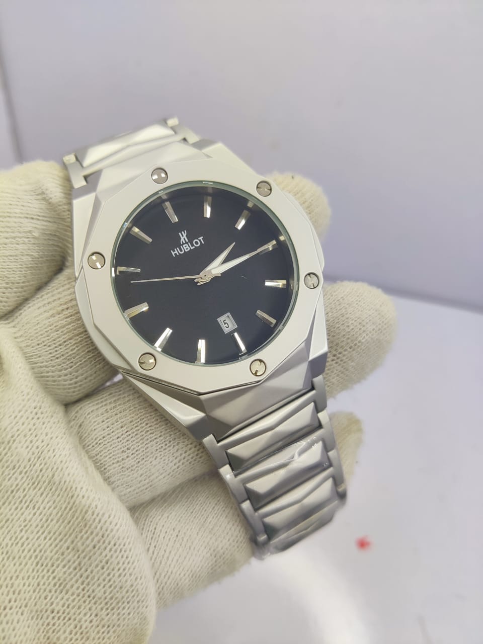 Hublot Classic Fusion Men’s Silver Stainless Steel Watch with Black Dial and Date Display