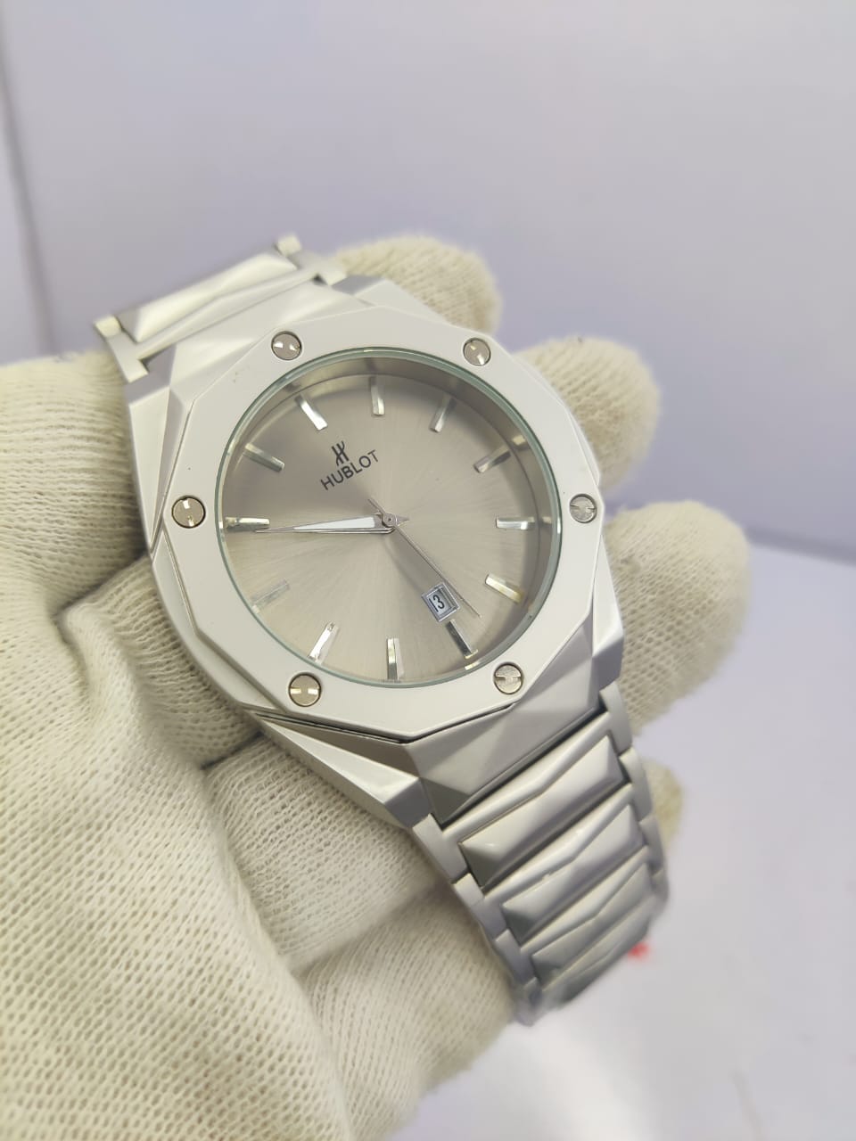 Hublot Classic Fusion Men’s Silver Stainless Steel Watch with Black Dial and Date Display