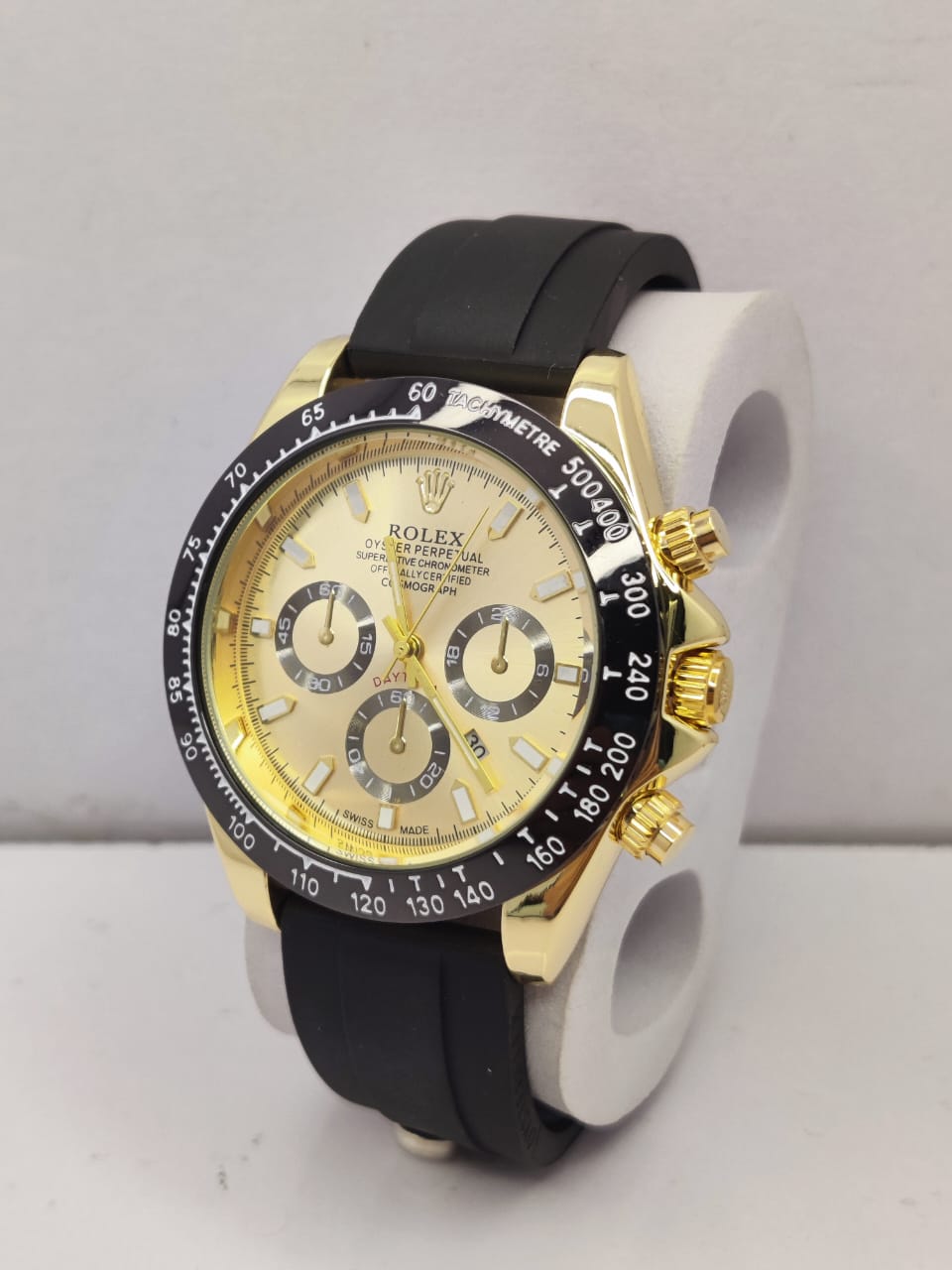 Rolex Cosmograph Daytona – 18K Gold Case, Black Dial & Leather Strap